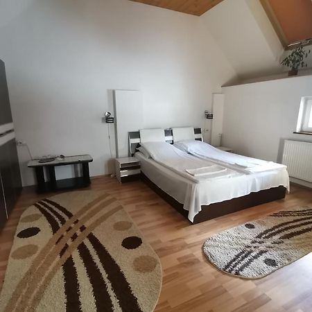 Casa Sara Hotel Săcele Eksteriør billede