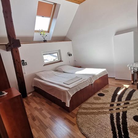 Casa Sara Hotel Săcele Eksteriør billede