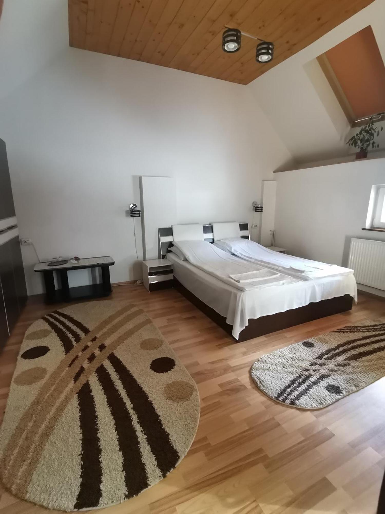 Casa Sara Hotel Săcele Eksteriør billede